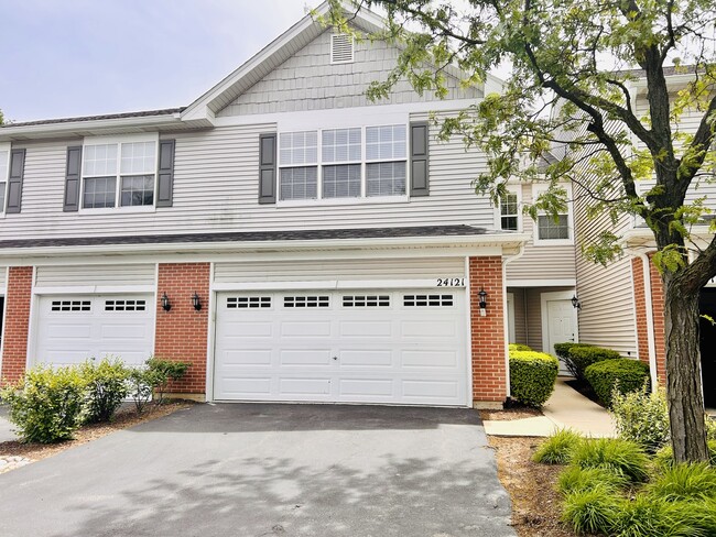 Building Photo - 24121 Walnut Cir