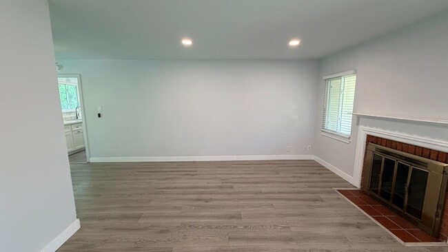 Photo - Pleasant Hill! Beautiful remolded 3 bedroom 1 bath single family home excellent neighborhood!