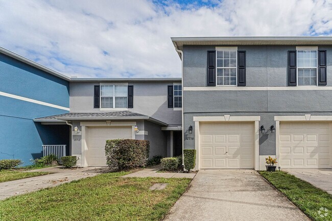 Building Photo - Walk to Waterford Lakes from this 3/2.5/1 ... Rental