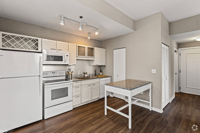 Building Photo - 1 bedroom in Chicago IL 60606 Unit 1803 Rental