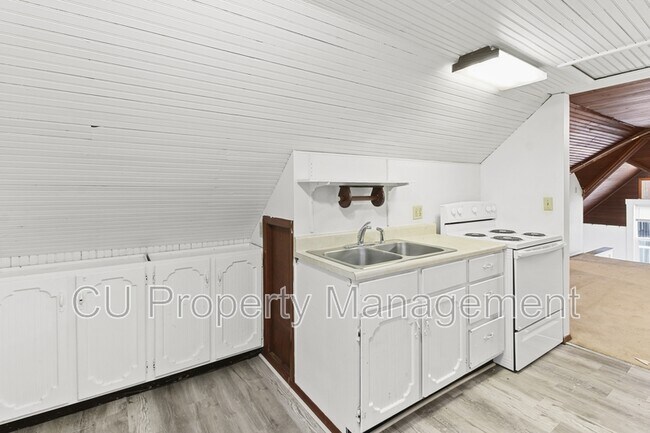 Photo - 407 W Green St Unidad Apt 3