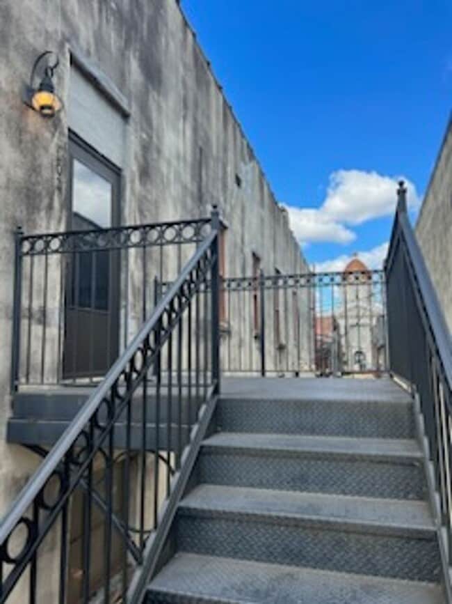 Building Photo - 210 W Main St Unit Loft 202