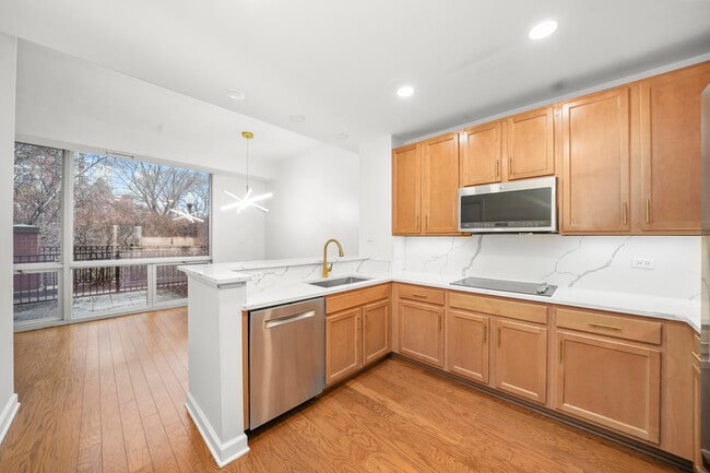 Photo - 1841 S Calumet Ave