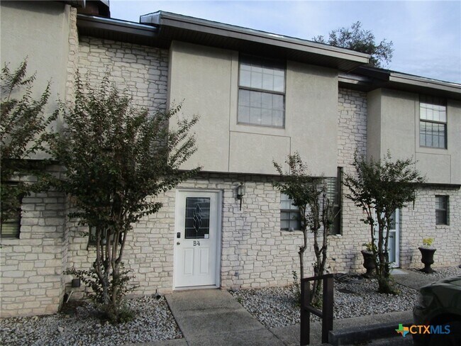 Photo - 421 Watts Ln Unidad B4