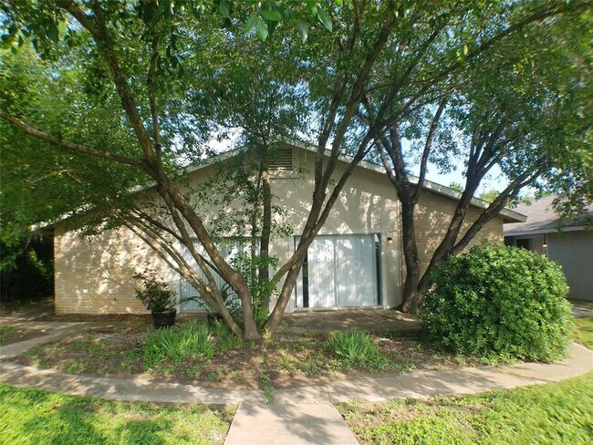 Building Photo - 6715 Sandshof Dr Rental