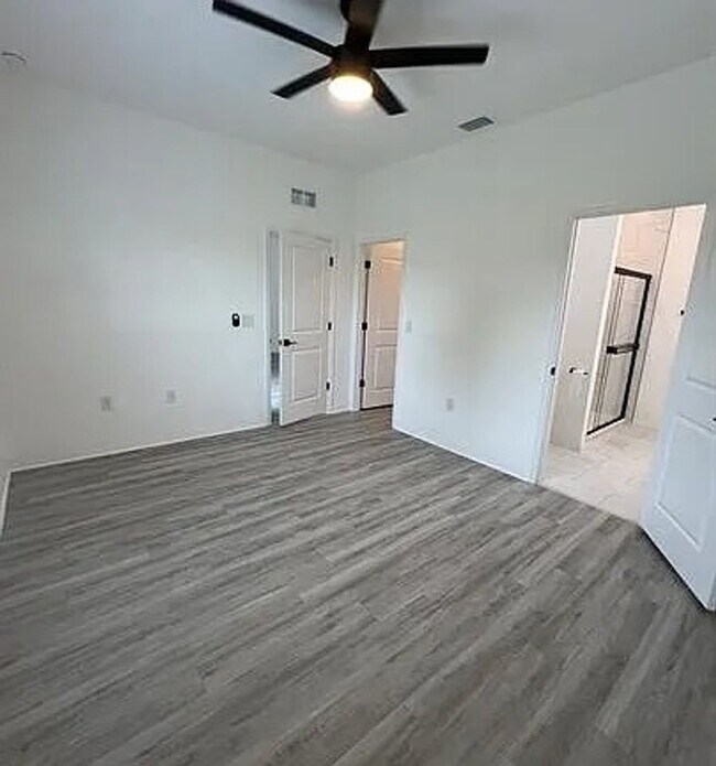 Photo - 4697 Golfview Blvd