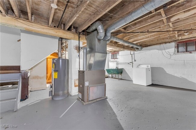 Building Photo - 3865 W 16th St Unit Rear