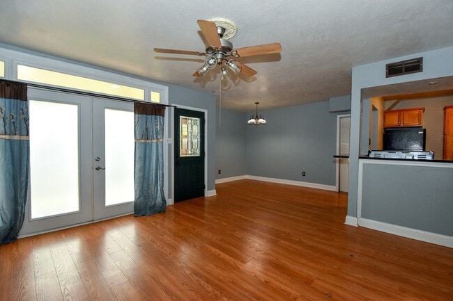Photo - NICE 2 BEDROOM 1.5 BATH CONDO IN GREENWAY PLAZA
