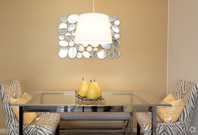 2HAB, 1BA - 643 ft² - Northbrooke Township