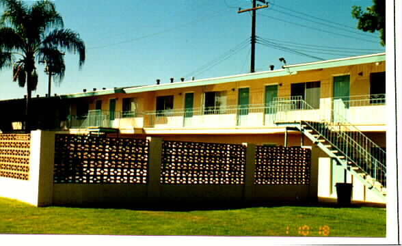 Downey Villa Apartments - Downey Villa Apartments