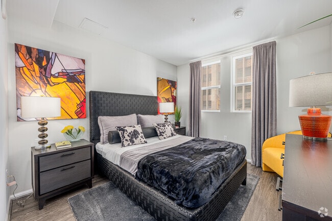 2BR, 2BA - 1038SF - Primary Bedroom