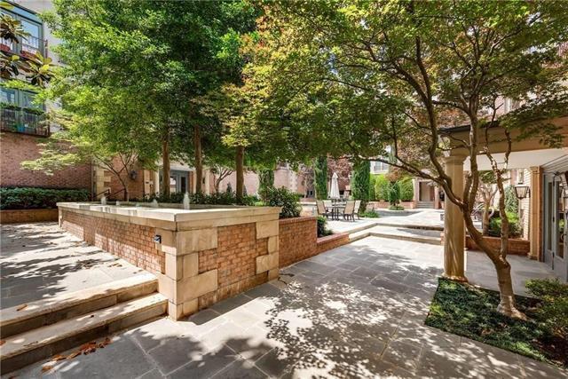 Photo - 2885 Woodside St Unidad 303