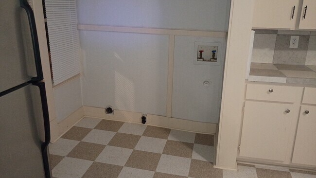 1210 Kayton Ave Unit 2