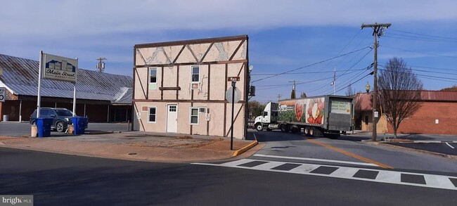 Building Photo - 514 E Main St Unit 1 Rental