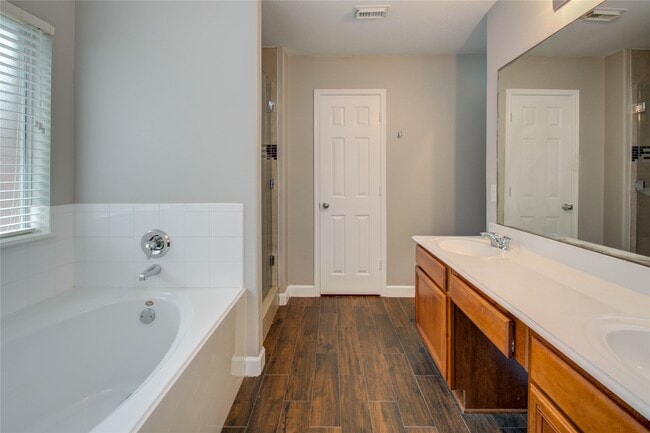 Photo - 15123 Green Whisper Dr