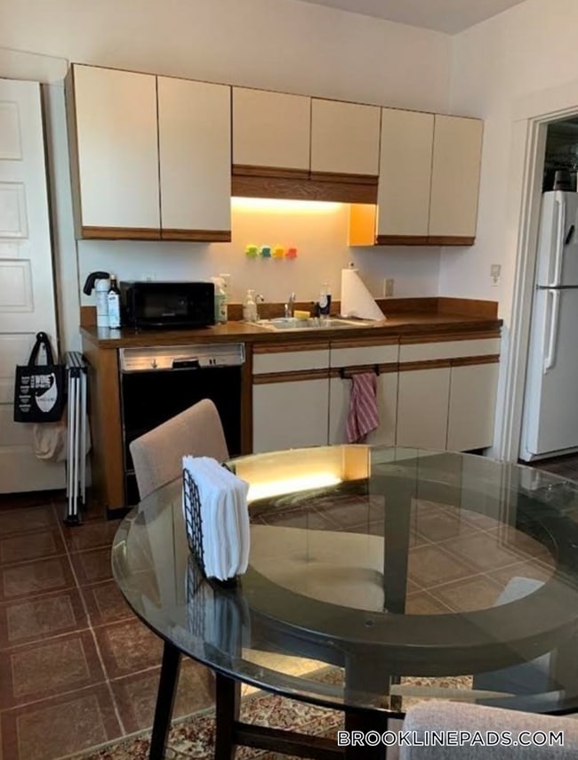 Photo - 96 Winthrop Rd Unit 2