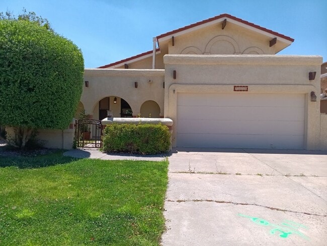 Building Photo - 3 Bedroom, 2 Bathroom Home! Schedule a Showing!
