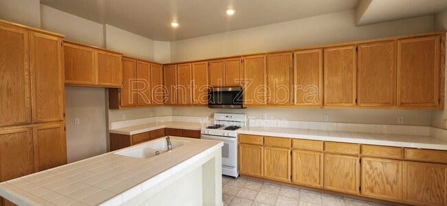 Photo - 3795 Swan Ave
