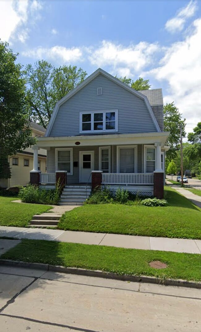 Photo - 1300 Grove Ave Unit Lower