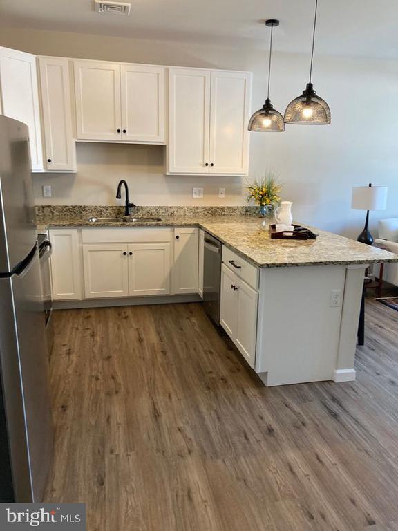 Photo - 376 E Main St