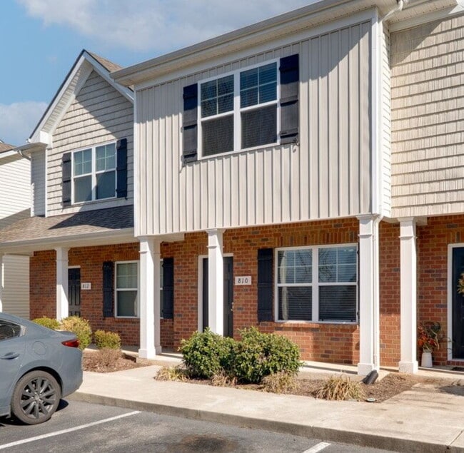 Building Photo - "Charming 2-Bedroom Townhouse Retreat on Staten Drive – Spacious 1,285 Sq. Ft. with 2 Full Baths ...