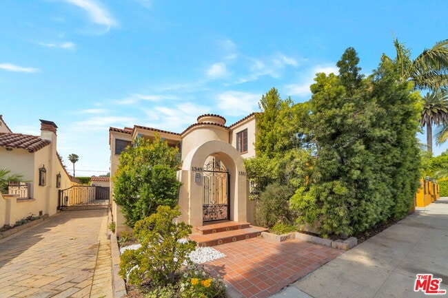 Building Photo - 1349 Meadowbrook Ave