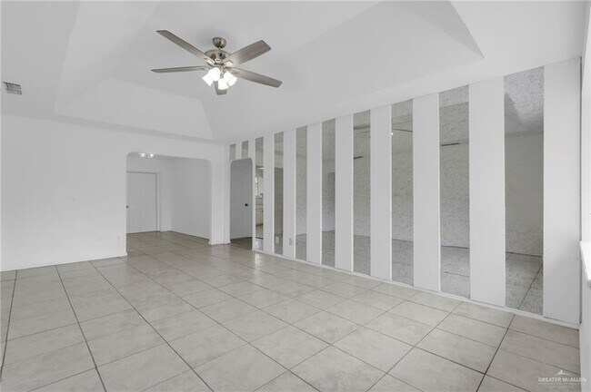 Photo - 23 E Helmer St