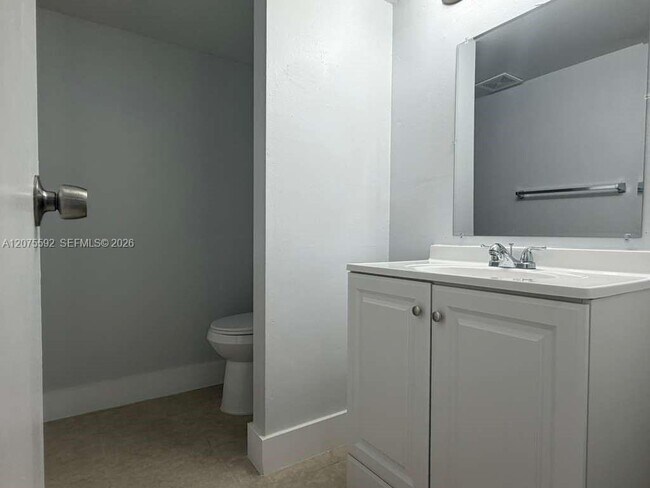 Photo - 5728 NW 16th St