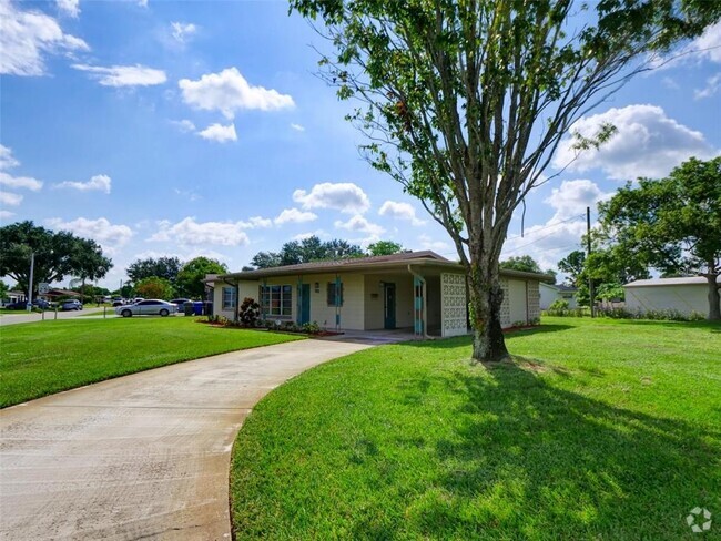 Building Photo - 2832 W Janet St Rental