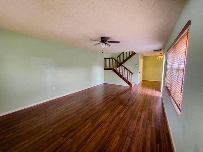 Photo - 27 Clinton Ct