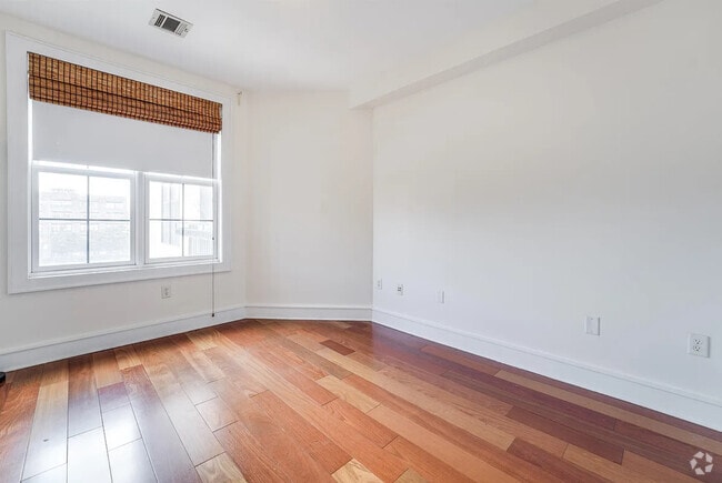 Building Photo - 900 Madison St Unit Top floor Rental