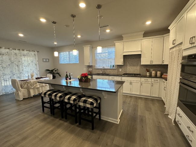 Photo - 7125 Crested Iris Pl