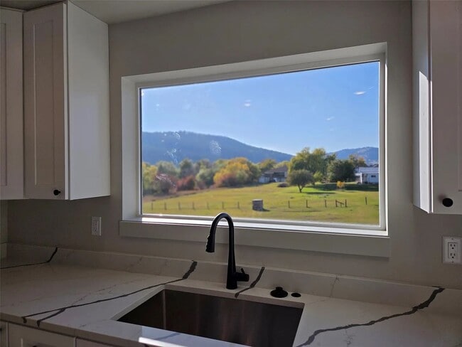 Photo - 819 9th Ave W Unit Lower