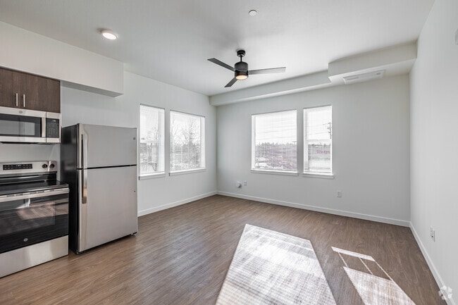 2BR, 1BA - 665SF - Living Room