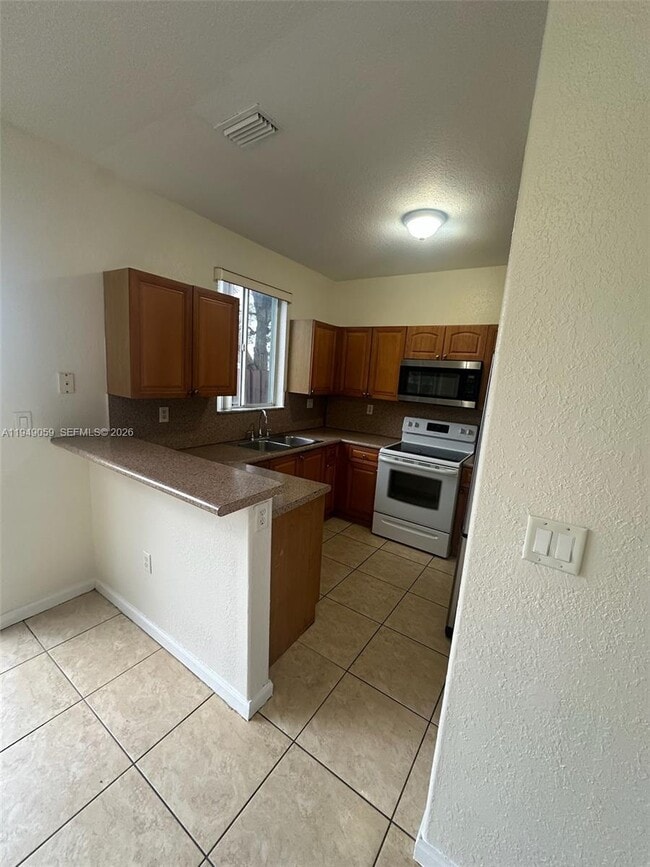 Photo - 1440 SE 24th Ct