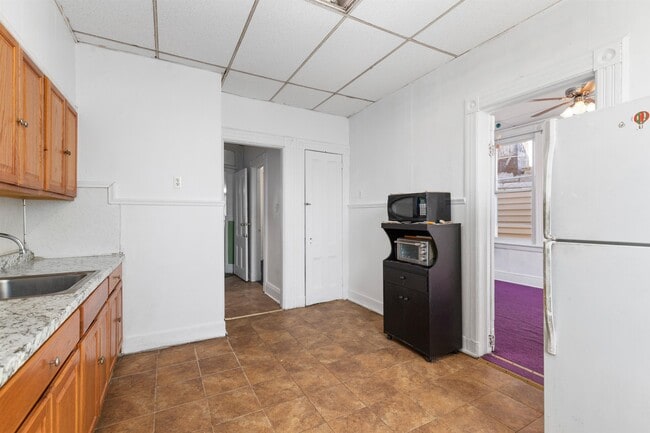 109 Grace St Unit 2