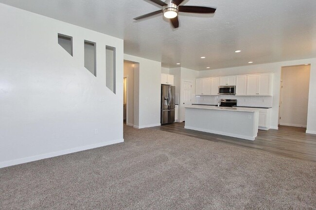 Photo - Immaculate & Spacious home in West Meridian