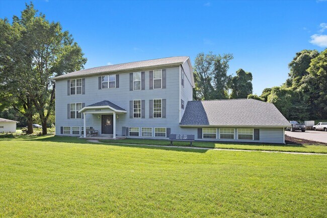 Building Photo - 2103 N Keebler Ave Unit C Rental