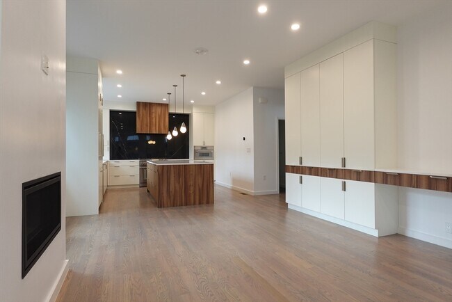 Photo - 70 Walker St