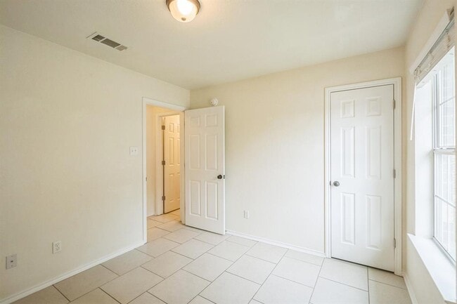 Photo - 224 Amber Ln