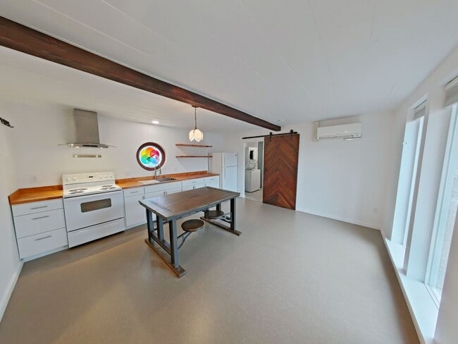 Photo - Lovely Remodeled 2 Bedroom Home in the heart of Prineville