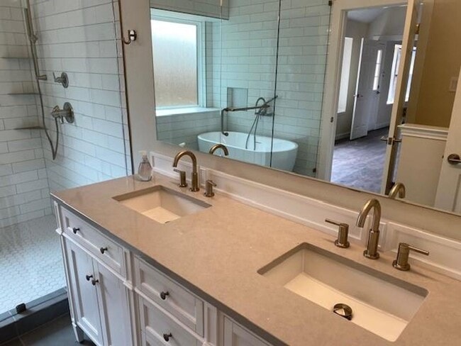 Photo - LOVELY 2 STORY IN GRAPEVINE! NOT EVEN 5 MI...