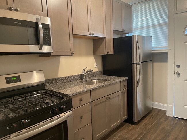 Photo - 2540 W Thorndale Ave Unit 1