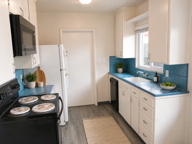 Photo - 2044-2046 Mayfair Dr W Unit Advertising