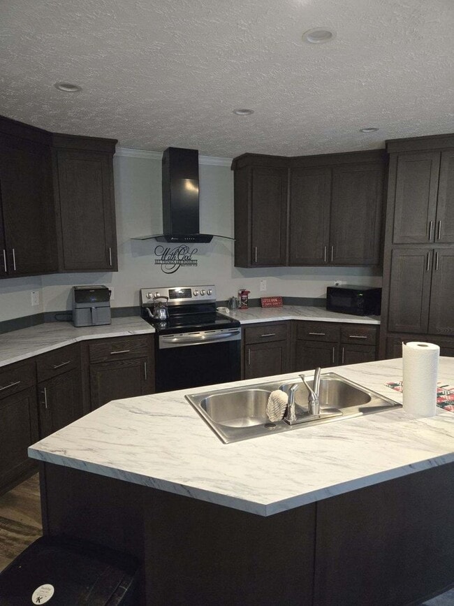 Photo - Small Town Charm