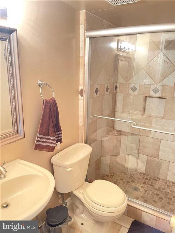 Photo - 6812 Ben Franklin Rd