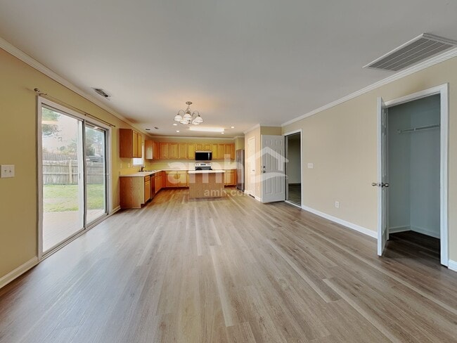 Photo - 342 Ashdale Dr