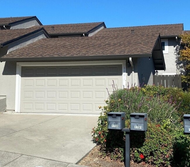 Building Photo - 1791 Lindo St