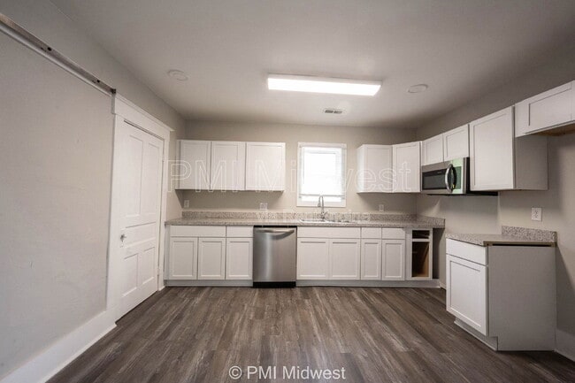 538 W 29th St