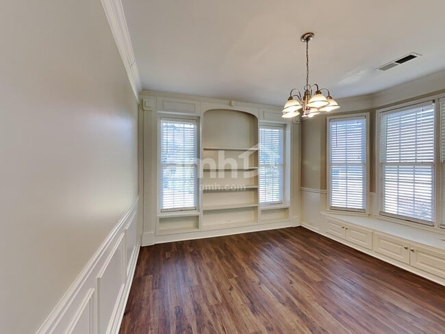 Photo - 2923 Villa Lake Dr